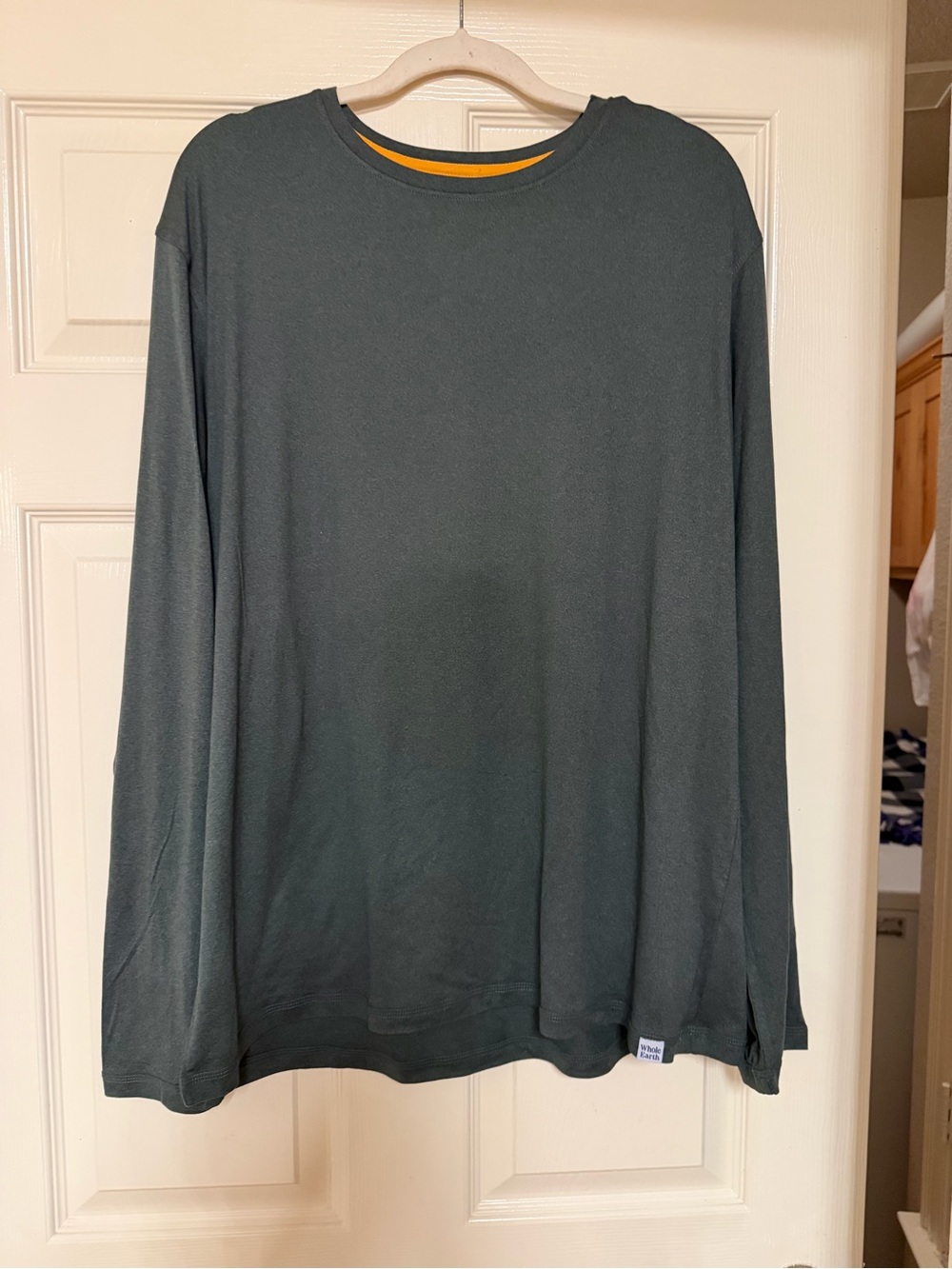Men's Long-Sleeve Crewneck Tee in Dark Green